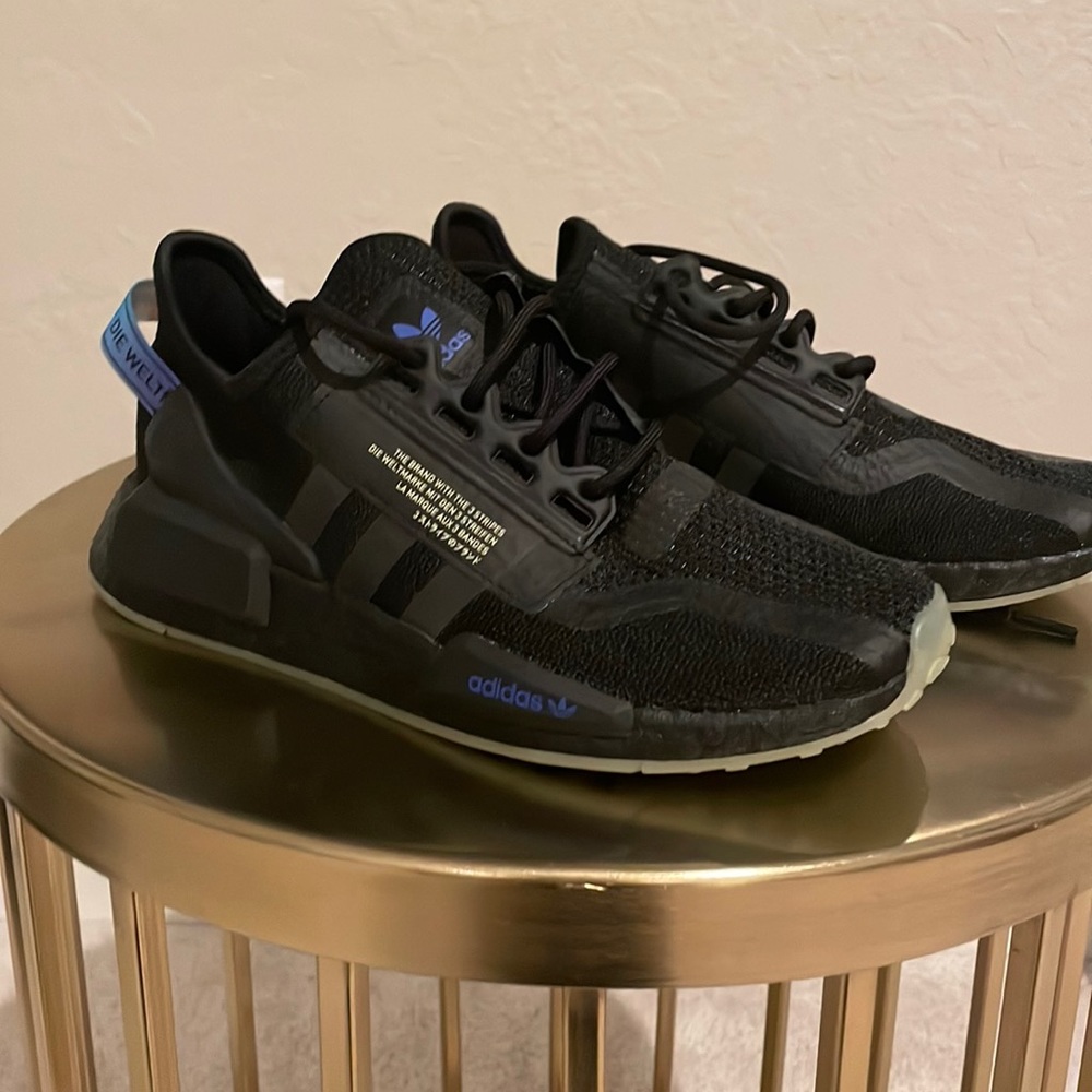 Adidas NMD R1 V2 Black Sonic Ink